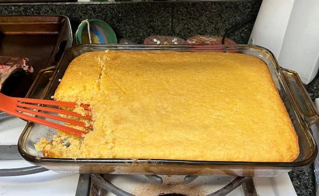 How to Make Homemade Cornbread Recipe. How to make Herbed Cornbread recipe.